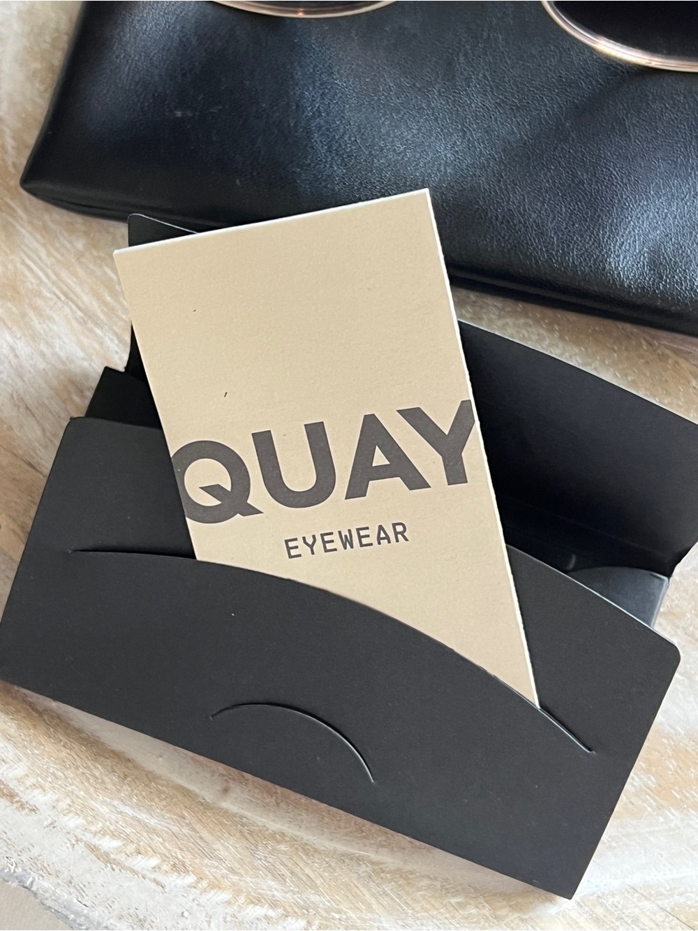 🆕 Quay Main Character White/Gold Sunglasses (paperwork, case, cleaning rag) - Picture 17 of 17
